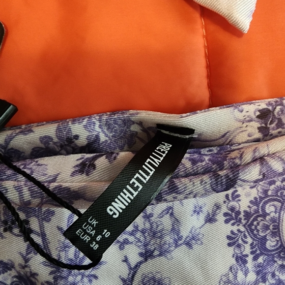 Pretty Little Thing White Floral Tie Front Bikini - Picture 4 of 6